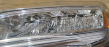 Laden Sie das Bild in den Galerie-Viewer, Frontscheinwerfer Dodge Ram Ducato 68516024AA 68516025AA Links Headlight SCH1358347733er