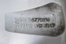 Laden Sie das Bild in den Galerie-Viewer, 1x Alufelge 17 Zoll 7.0&quot; 5x120 47ET Glanz Silber 6778219 BMW 1 E88 E81 E82 E87