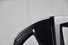 Laden Sie das Bild in den Galerie-Viewer, 1x Alufelge 17 Zoll 7.5&quot; 5x108 44ET Glanz Silber 9847065380 Opel Astra L Iii