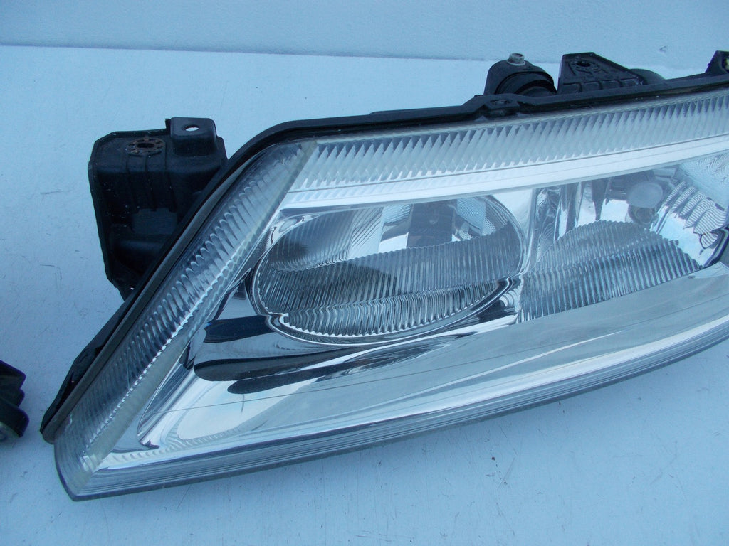 Frontscheinwerfer Renault Laguna II 8200002845 LED Ein Satz Headlight