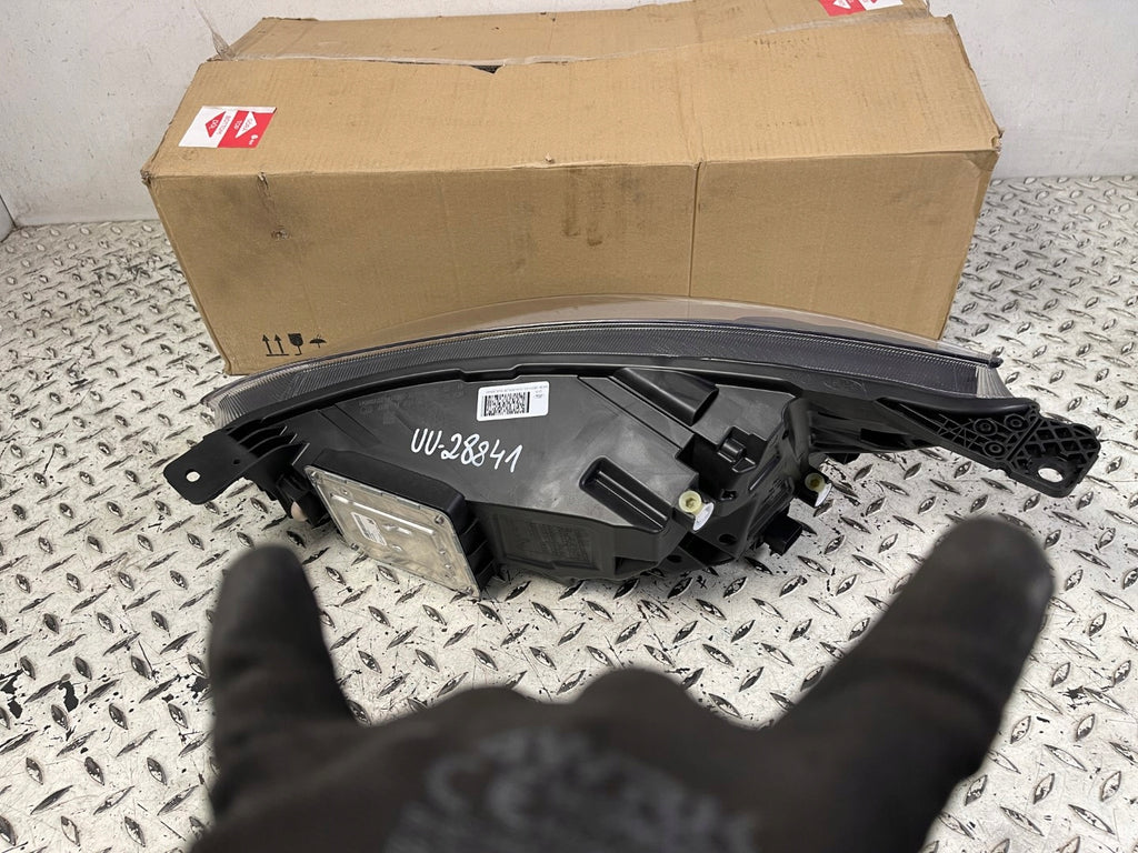 Frontscheinwerfer Ford Focus MX7B-13E014-ED Rechts Scheinwerfer Headlight SCH6570702396ci