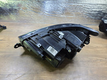 Laden Sie das Bild in den Galerie-Viewer, Frontscheinwerfer VW T6 7L1941036D Rechts Scheinwerfer Headlight SCH6150406008jp