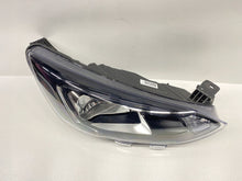 Laden Sie das Bild in den Galerie-Viewer, Frontscheinwerfer Ford Focus MX7B-13E014-CC MX7B-13E014 LED Rechts oder Links