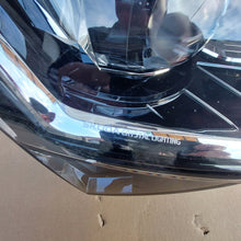 Laden Sie das Bild in den Galerie-Viewer, Frontscheinwerfer Skoda Superb III 3V1941016D LED Rechts Scheinwerfer Headlight