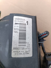 Laden Sie das Bild in den Galerie-Viewer, Frontscheinwerfer Toyota Auris 81110-02E21 Rechts Scheinwerfer Headlight