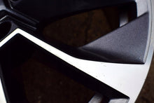 Laden Sie das Bild in den Galerie-Viewer, 1x Alufelge 17 Zoll 7.0&quot; 5x112 45ET Glanz Grau 57A601025AB Mg Karoq Rim Wheel