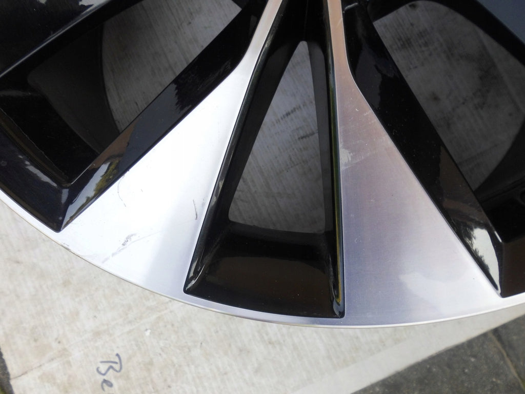 1x Alufelge 18 Zoll 8.0" 5x112 44ET Glanz Silber 3V0601025R Skoda Superb Iii