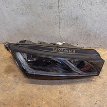 Laden Sie das Bild in den Galerie-Viewer, Frontscheinwerfer Skoda Octavia IV 5E4941016A LED Rechts Scheinwerfer Headlight SCH1469589357ak
