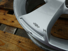 Load image into Gallery viewer, 1x Alufelge 16 Zoll 6.0" 5x112 50ET Glanz Silber 1T4071496 VW Rim Wheel FEL9391853820re