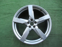 Laden Sie das Bild in den Galerie-Viewer, 1x Alufelge 21 Zoll 8.5" 5x112 34ET 80A601025AR Audi Rim Wheel FEL3878065104mc