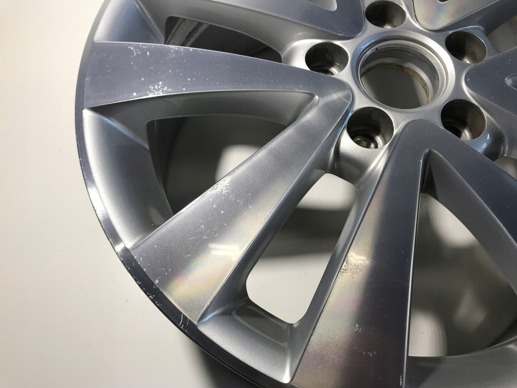 1x Alufelge 17 Zoll 7.0" 5x112 54ET Glanz Silber 5K0601025 VW Golf Rim Wheel