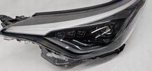 Laden Sie das Bild in den Galerie-Viewer, Frontscheinwerfer Toyota C-Hr 81150-YP281-00 Links Scheinwerfer Headlight SCH2057976239ug
