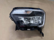 Load image into Gallery viewer, Frontscheinwerfer Renault Master 260607867R Links Scheinwerfer Headlight SCH9000069855me