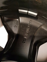 Laden Sie das Bild in den Galerie-Viewer, 1x Alufelge 18 Zoll 7.5&quot; 5x112 53ET A2474012800 Mercedes-Benz Glb X247 Rim Wheel