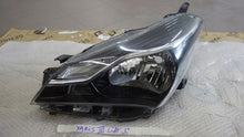 Load image into Gallery viewer, Frontscheinwerfer Toyota Yaris Links Scheinwerfer Headlight SCH1624820320lf