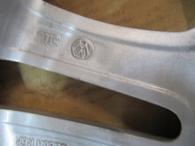 Load image into Gallery viewer, 1x Alufelge 16 Zoll 6.0" 4x100 43ET Glanz Silber 1S0601025L VW Up Rim Wheel FEL5546483352tr