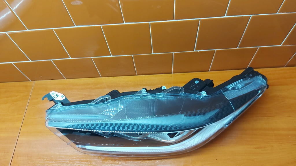 Frontscheinwerfer Toyota Yaris LED Ein Stück (Rechts oder Links) Headlight