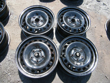 Laden Sie das Bild in den Galerie-Viewer, 4x Alufelge 15 Zoll 6.0" 5x112 47ET Silber VW Caddy V Golf III Jetta VI Touran FEL1193095578hb