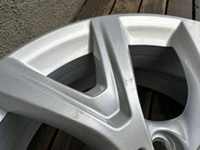 Laden Sie das Bild in den Galerie-Viewer, 4x Alufelge 17 Zoll 6.5" 5x112 39ET Glanz Silber 6856076 BMW X1 F48 Rim Wheel FEL6330177923tu