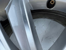 Load image into Gallery viewer, 1x Alufelge 17 Zoll 7.0" 5x108 40 5ET Glanz Silber 31471309 Volvo V60 Rim Wheel FEL4379474755kg