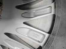Laden Sie das Bild in den Galerie-Viewer, 1x Alufelge 19 Zoll 8.0" 5x112 28ET Glanz Silber 760601025E VW Touareg Rim Wheel FEL4467298183qz