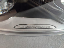 Laden Sie das Bild in den Galerie-Viewer, Frontscheinwerfer Mercedes-Benz Vito W447 4479061501 A4479061501 Rechts