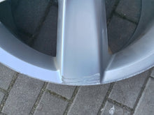 Load image into Gallery viewer, 1x Alufelge 17 Zoll 7.0" 5x112 54ET Silber 5K0601025AA VW Golf VI I Rim Wheel FEL5088157211mr