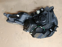Laden Sie das Bild in den Galerie-Viewer, Frontscheinwerfer Citroën C1 II 90026272 81150-0H170 Links Headlight SCH2376909444ti