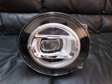Laden Sie das Bild in den Galerie-Viewer, Frontscheinwerfer Mercedes-Benz W463 A4639067400 LED Rechts Headlight SCH7672443691jy
