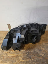 Load image into Gallery viewer, Frontscheinwerfer BMW G21 G20 A89481696-08 LED Ein Stück (Rechts oder Links)