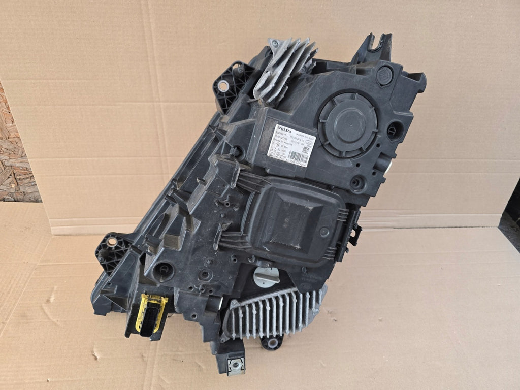 Frontscheinwerfer Volvo 22239217 Rechts Scheinwerfer Headlight SCH7519503182ql