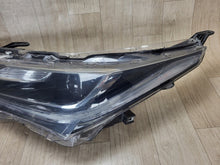 Laden Sie das Bild in den Galerie-Viewer, Frontscheinwerfer Toyota Corolla 81110-02L70 LED Ein Stück (Rechts oder Links) SCH8500873788dl