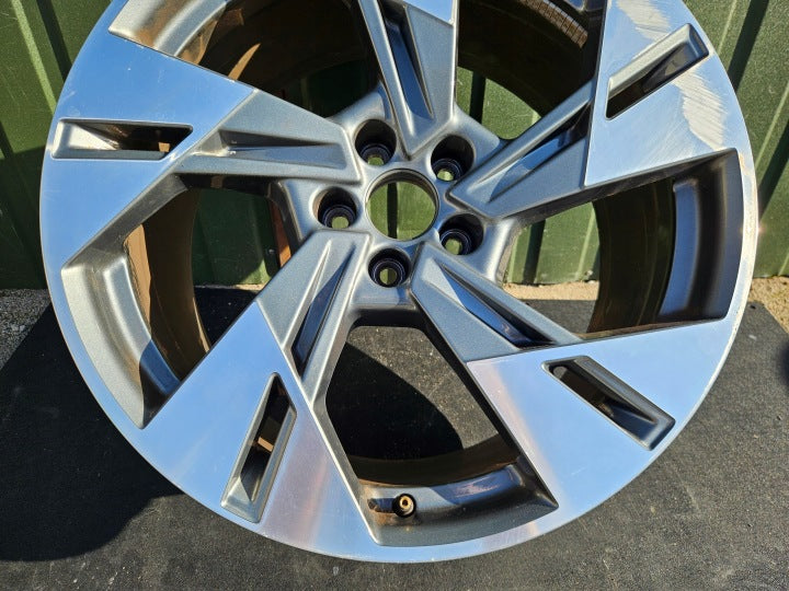 1x Alufelge 20 Zoll 9.0" 5x112 38ET 4KE601025T Audi E-Tron Rim Wheel FEL1327661442nt