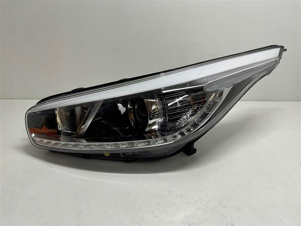 Frontscheinwerfer Kia Ceed 92102-A2060 LED Ein Stück (Rechts oder Links)