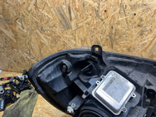 Laden Sie das Bild in den Galerie-Viewer, Frontscheinwerfer Mercedes-Benz Sprinter 906 A9068203161 Xenon Links Headlight