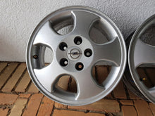 Laden Sie das Bild in den Galerie-Viewer, 1x Alufelge 15 Zoll 6.0&quot; 5x110 49ET Silber 32145 Opel Astra G Vectra B A Zafira