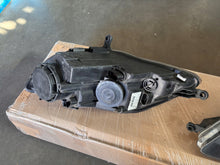 Load image into Gallery viewer, Frontscheinwerfer VW Golf V Plus 5M1941006B 5M1941005B Ein Satz Headlight SCH1705291196tj