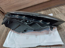 Laden Sie das Bild in den Galerie-Viewer, Frontscheinwerfer VW Touareg 1EJ010328-22 7P1941006 Rechts Headlight