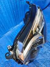Laden Sie das Bild in den Galerie-Viewer, Frontscheinwerfer Toyota IV Full LED Links Scheinwerfer Headlight SCH7573227282ry