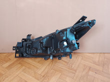 Laden Sie das Bild in den Galerie-Viewer, Frontscheinwerfer Mazda 3 Bm Bn Rechts Scheinwerfer Headlight