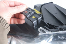 Load image into Gallery viewer, Frontscheinwerfer BMW E93 E92 7162128 7162128-157162128 Rechts Headlight