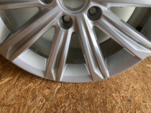 Load image into Gallery viewer, 1x Alufelge 17 Zoll 6.5" 5x112 52ET Glanz Silber 5TA601025D VW Passat Rim Wheel FEL6591589518wa