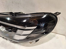 Laden Sie das Bild in den Galerie-Viewer, Frontscheinwerfer Opel Vivaro C 9847209980 Links Scheinwerfer Headlight