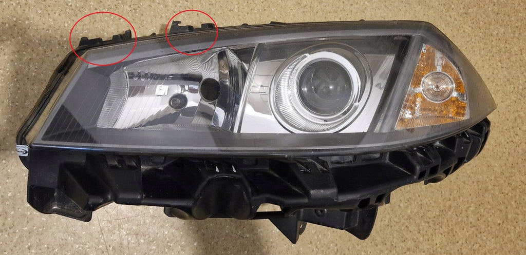 Frontscheinwerfer Renault Megane II 8200073224H Xenon Links Headlight SCH8419111620oo