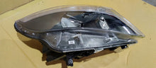 Laden Sie das Bild in den Galerie-Viewer, Frontscheinwerfer Mercedes-Benz Vito W447 A4479067800 Rechts Headlight
