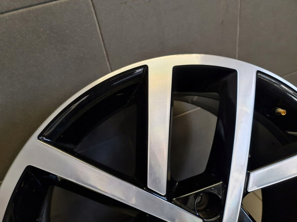 1x Alufelge 18 Zoll 7.5" 5x112 51ET Glanz Silber 5G0601025CP VW Golf Vii FEL6396950982hn