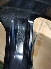 Laden Sie das Bild in den Galerie-Viewer, 1x Alufelge 21 Zoll K8D2-1007-SA Land Rover Sport Discovery Evoque L551 Ii FEL4402002079dn