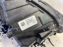 Laden Sie das Bild in den Galerie-Viewer, Frontscheinwerfer Tesla 3 1077375-40-B Links Scheinwerfer Headlight