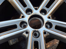 Laden Sie das Bild in den Galerie-Viewer, 1x Alufelge 18 Zoll 8.0" 5x112 43ET Glanz Silber A2134015700 Mercedes-Benz Mg FEL5678323581wx