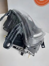 Load image into Gallery viewer, Frontscheinwerfer Dacia Duster 260101133R 260609367R Rechts Headlight